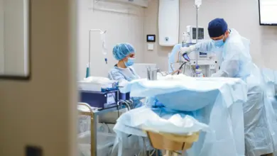 Cirurgia por vídeo em centro cirúrgico, bursectomia no ombro por artroscopia