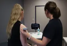 Ultrassom do ombro em consultório, exame que mostra tendinopatia do supraespinhal e do subescapular
